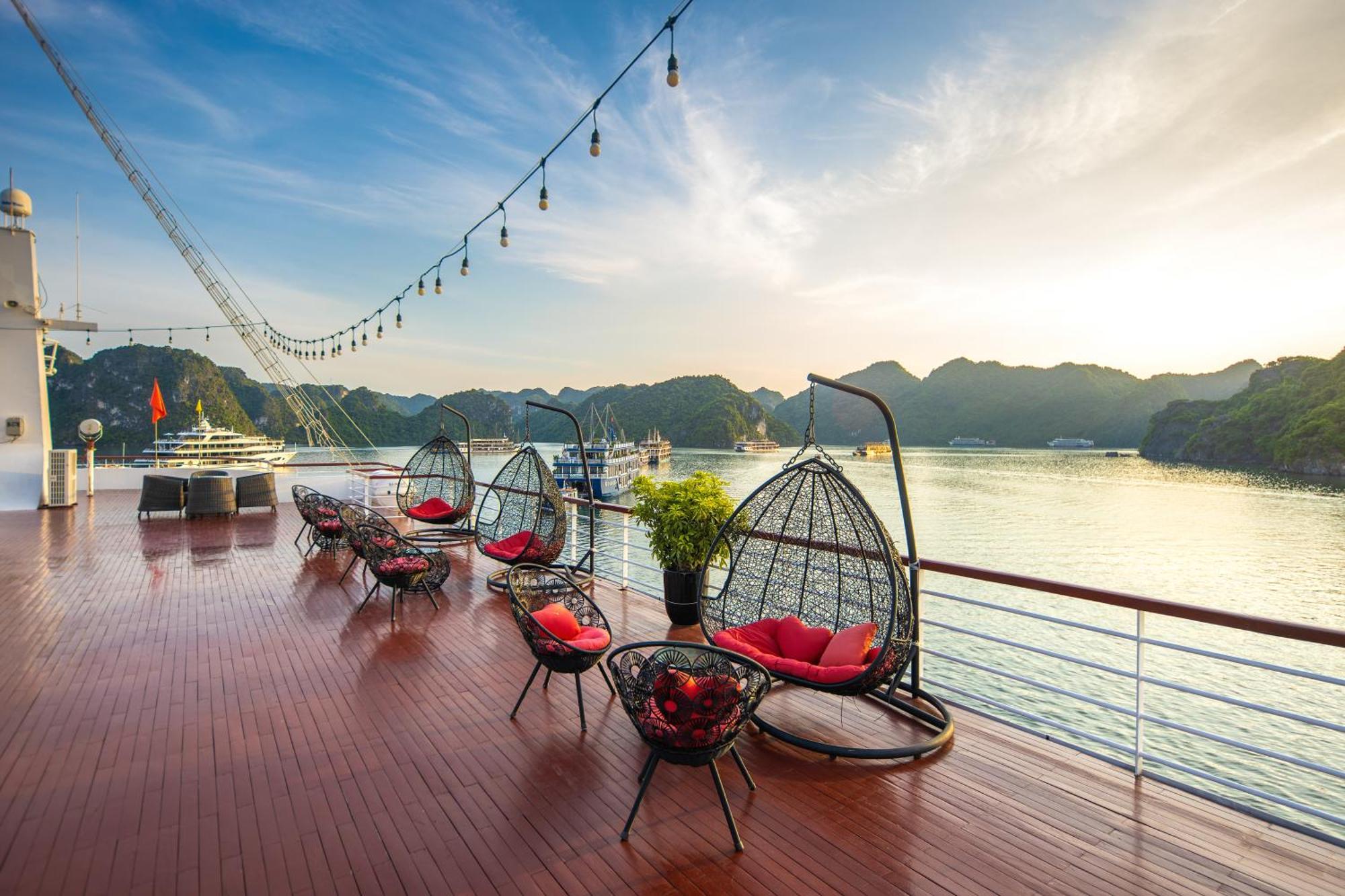Hotel Aqua Of The Seas Cruise Halong à Hạ Long Extérieur photo
