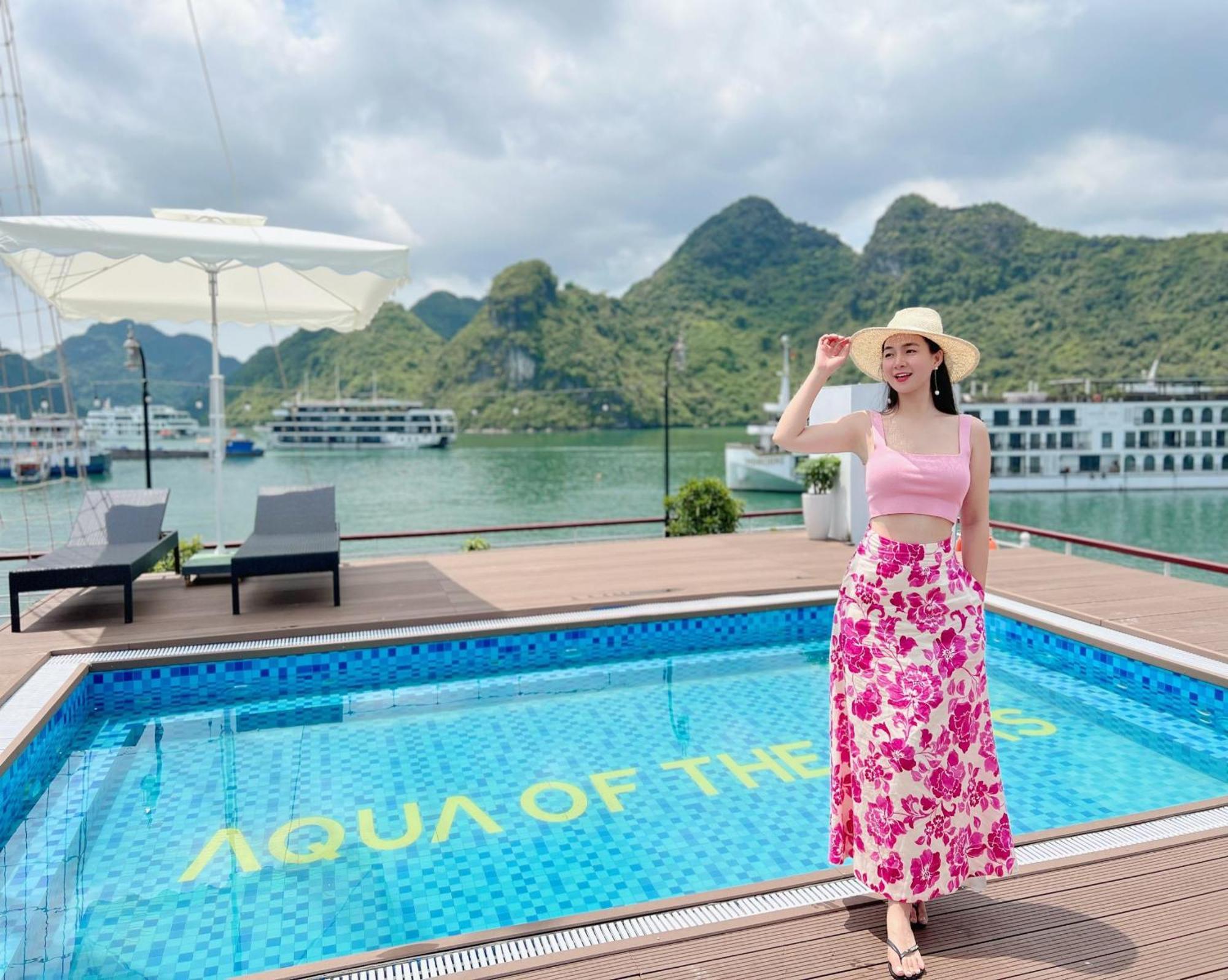 Hotel Aqua Of The Seas Cruise Halong à Hạ Long Extérieur photo