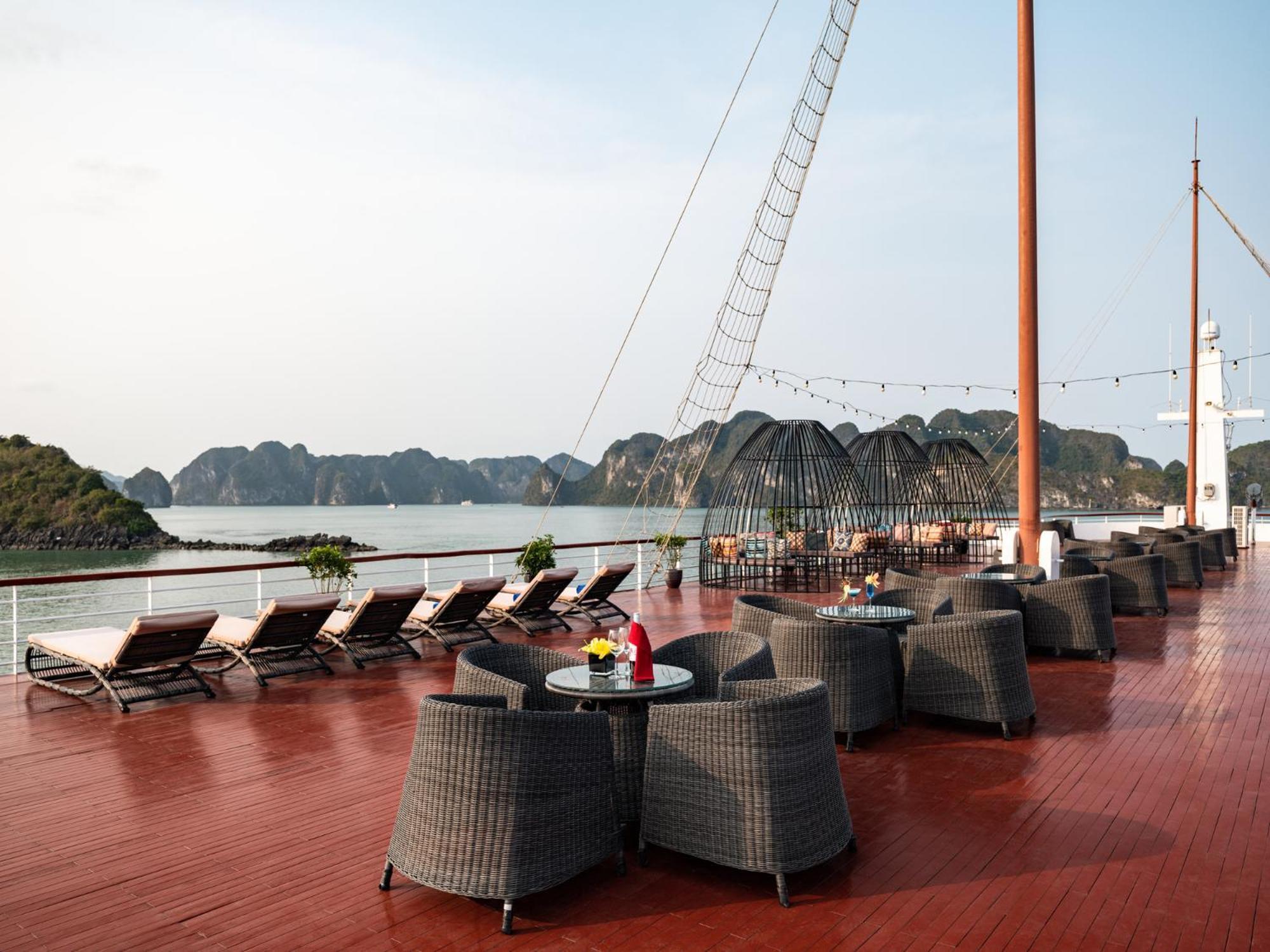 Hotel Aqua Of The Seas Cruise Halong à Hạ Long Extérieur photo